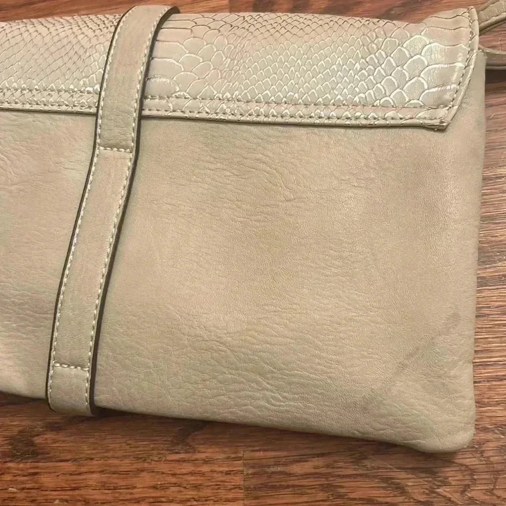 Melie Bianca Faux Leather Over the Shoulder/Crossbody Purse Light Tan - Picture 10 of 12